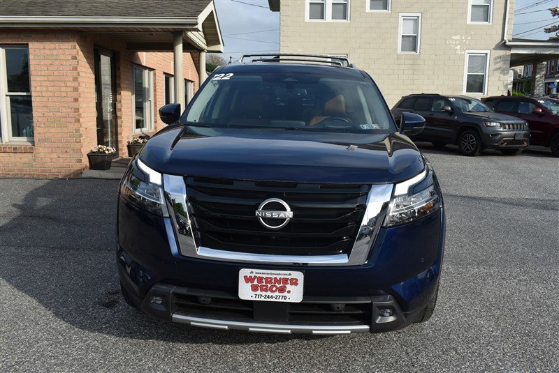 Used 2022 Nissan Pathfinder Platinum w/ Cargo Package image 10