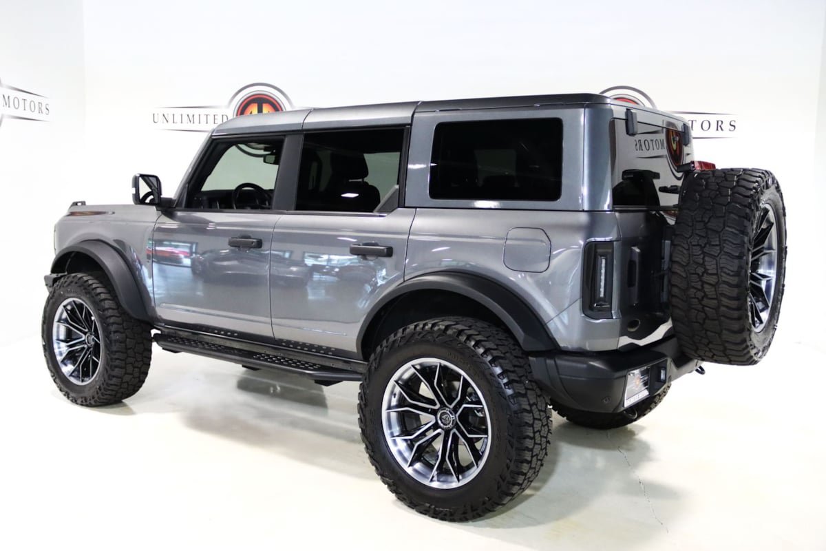 Used 2025 Ford Bronco Badlands AWD/4WD image 3