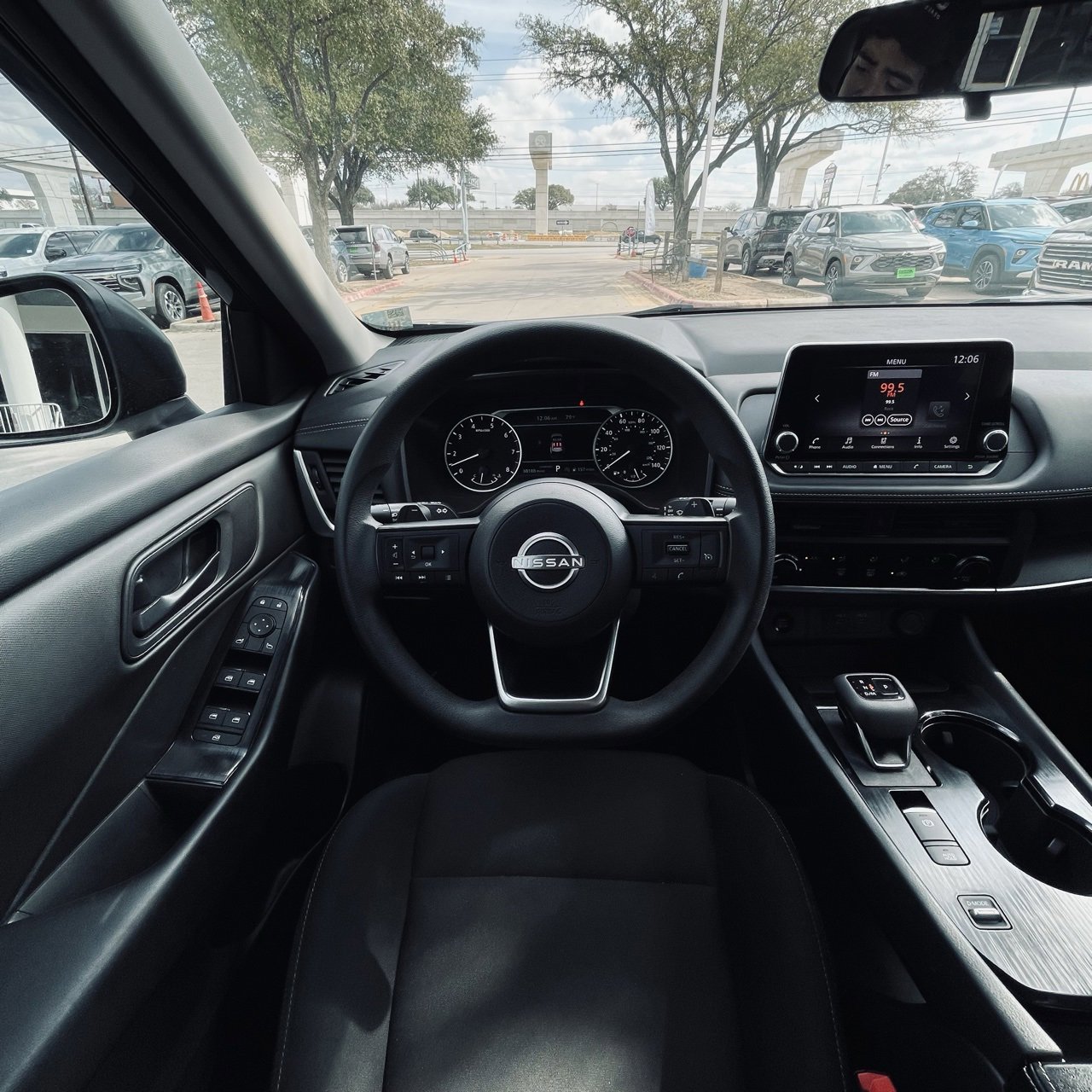 Used 2024 Nissan Rogue S image 10