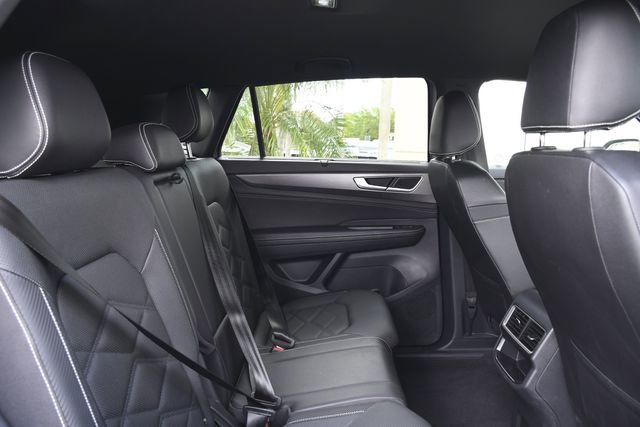 Used 2025 Volkswagen Atlas Cross Sport SE image 25