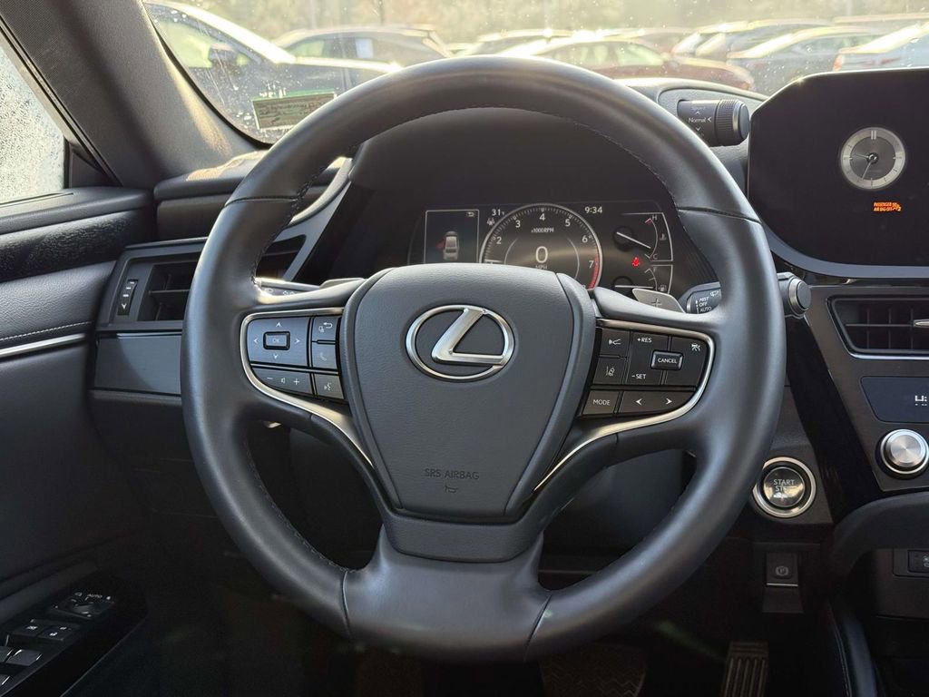 Used 2025 Lexus ES 350 Premium image 9