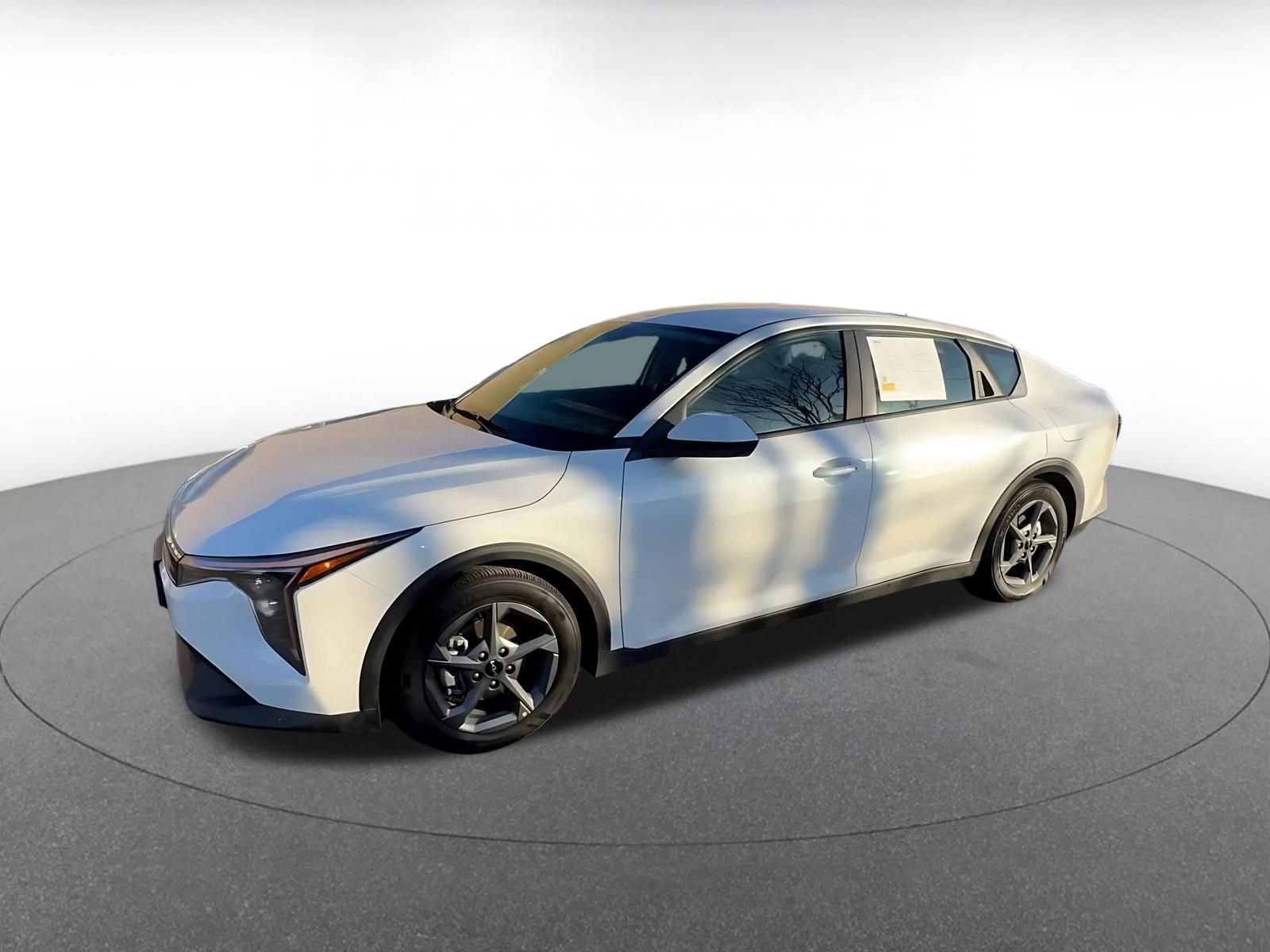 Used 2025 Kia K4 LXS image 8