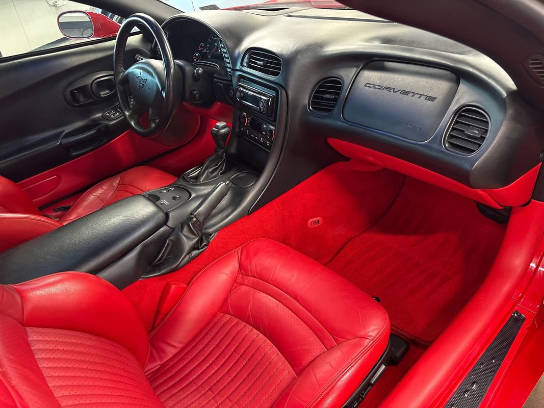 Used 2004 Chevrolet Corvette Coupe w/ Roof Package image 47