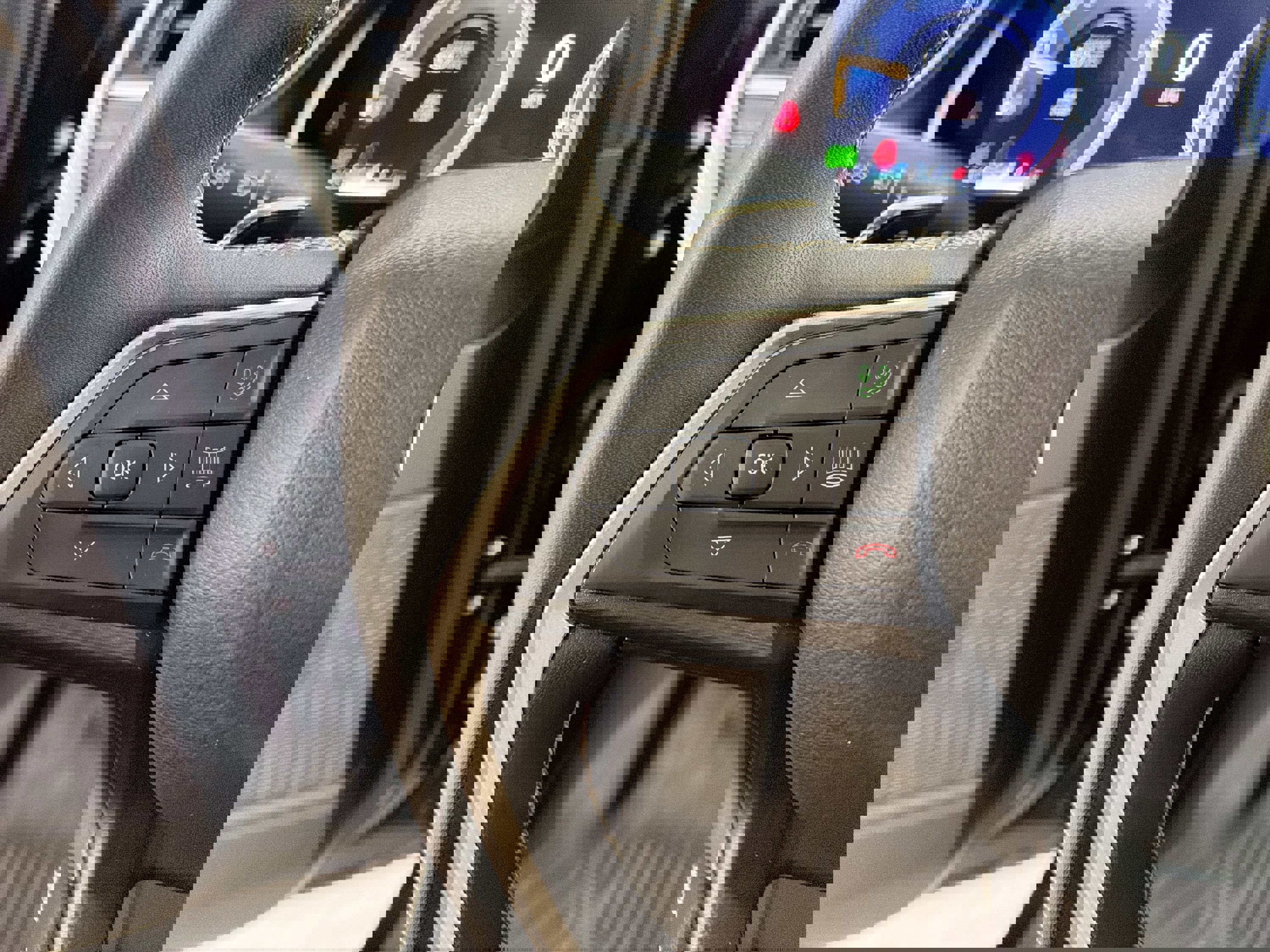 Used 2023 Jeep Grand Cherokee L Laredo image 14