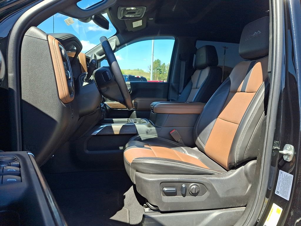 Used 2022 Chevrolet Silverado 2500 High Country w/ Safety Package II AWD/4WD image 13