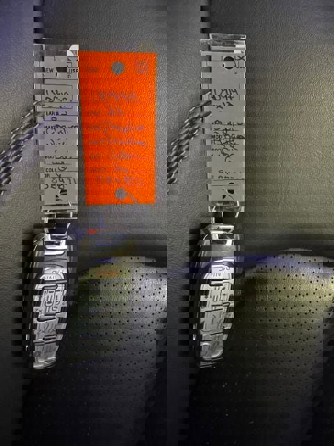 Used 2023 Chrysler Pacifica Touring-L image 40