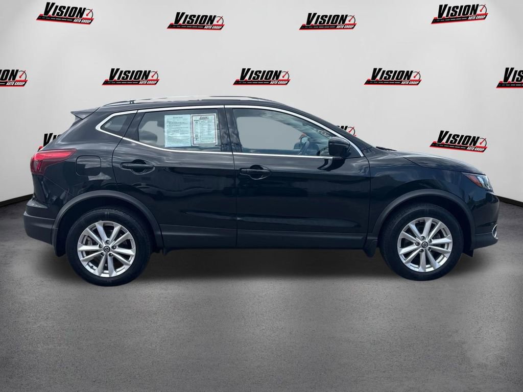 Used 2019 Nissan Rogue Sport SV w/ Technology Package AWD/4WD image 4