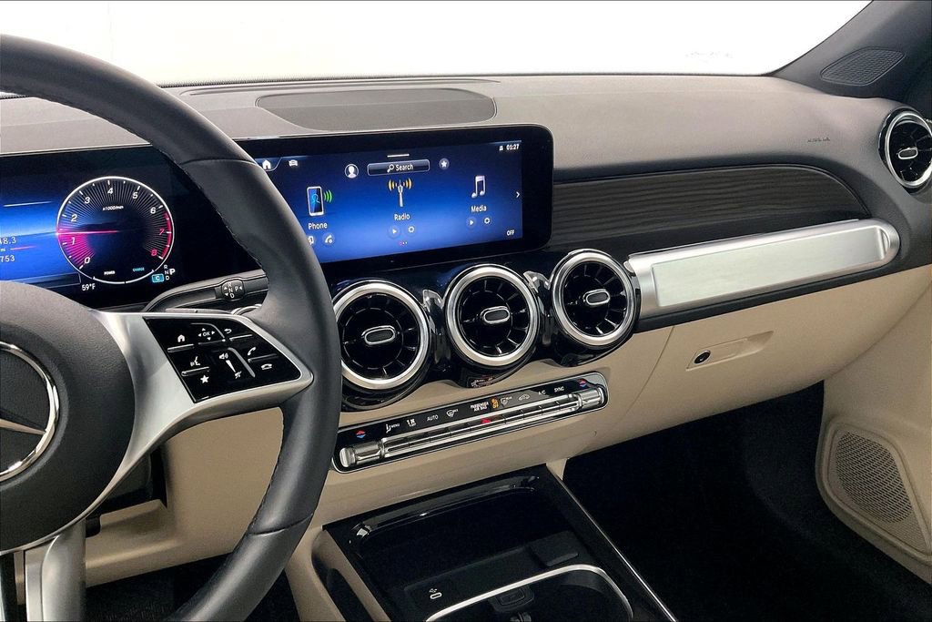 Used 2026 Mercedes-Benz GLB 250 image 6