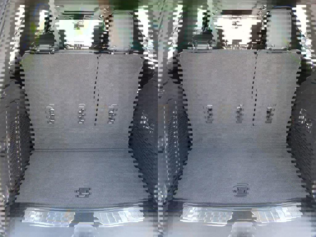 Used 2021 Chevrolet Tahoe Z71 w/ Z71 Signature Package image 12