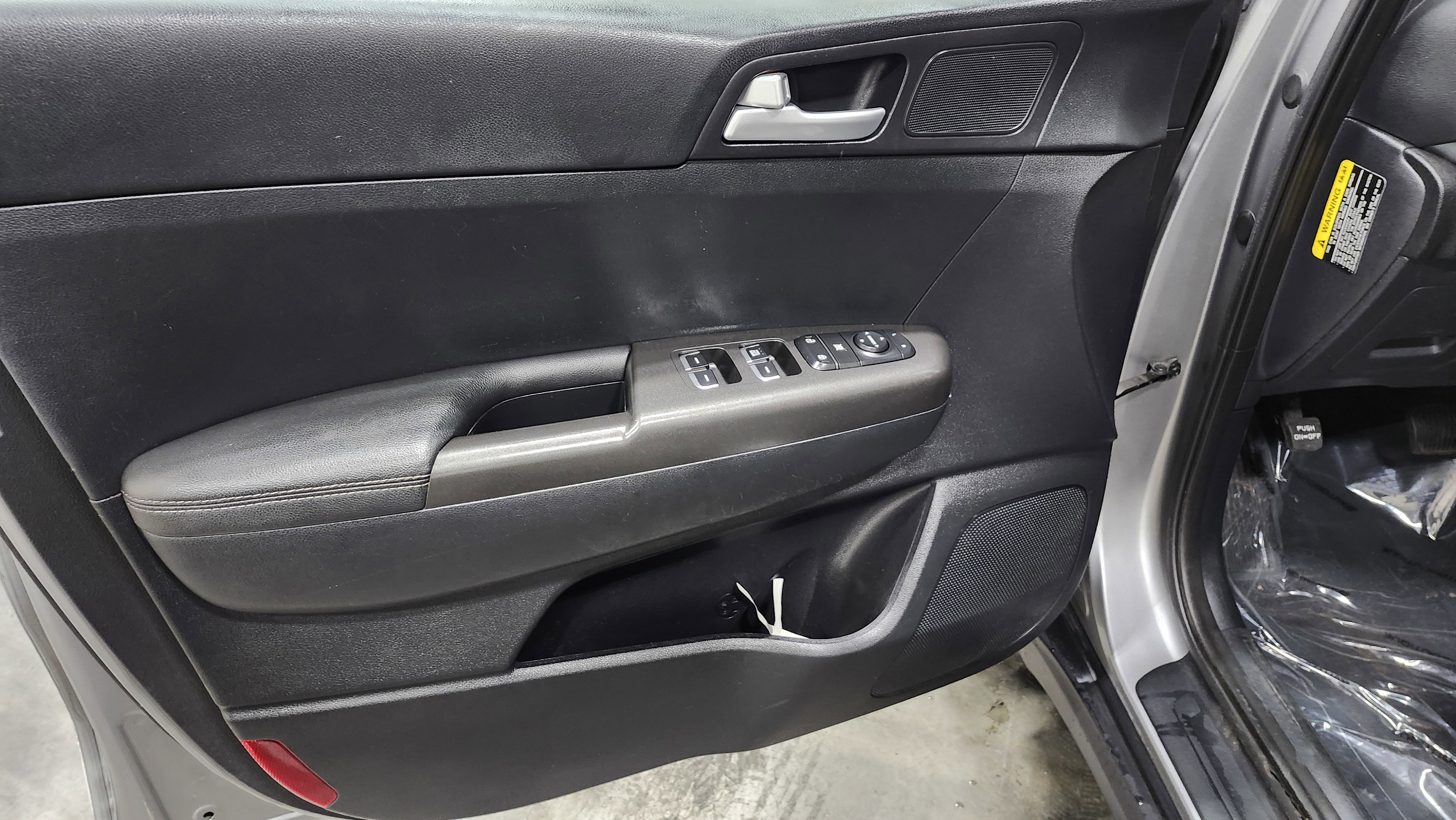 Used 2022 Kia Sportage LX image 23