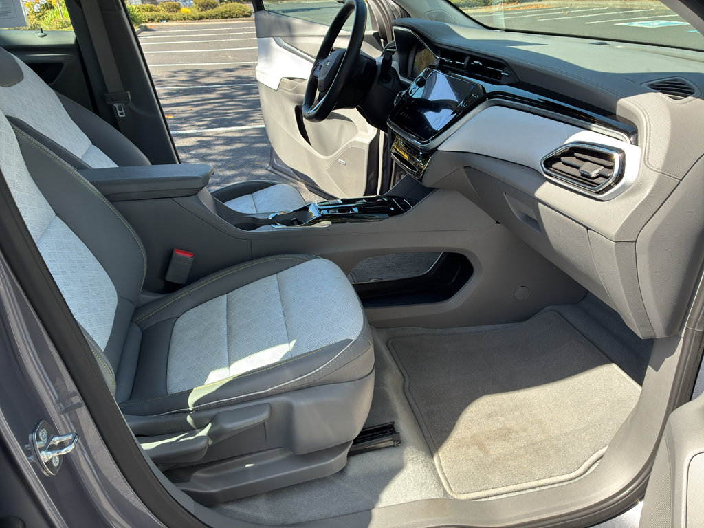 Used 2023 Chevrolet Bolt EUV Premier w/ Sun & Sound Package FWD image 45