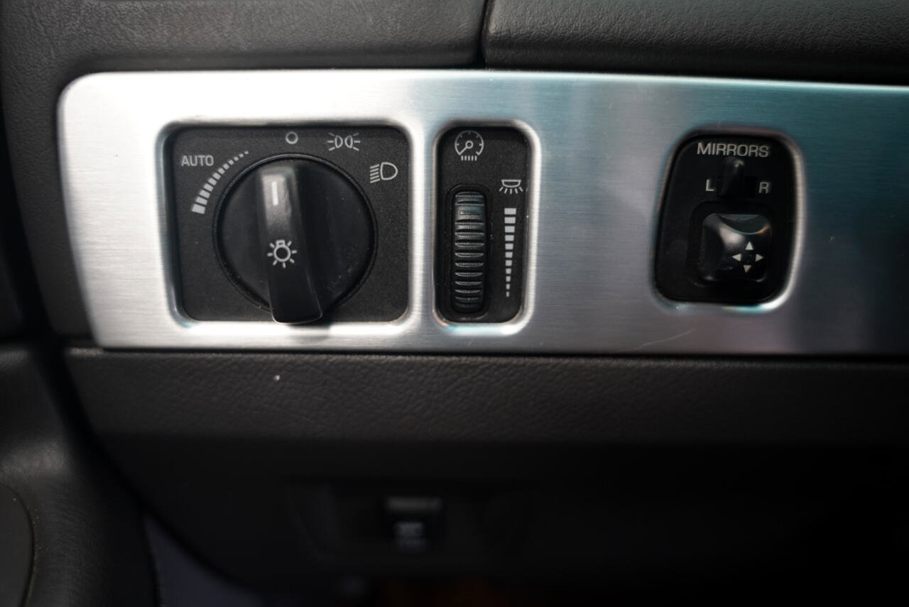 Used 2002 Ford Thunderbird image 19