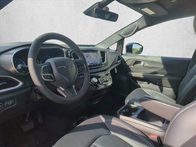 New 2026 Chrysler Voyager LX video 2