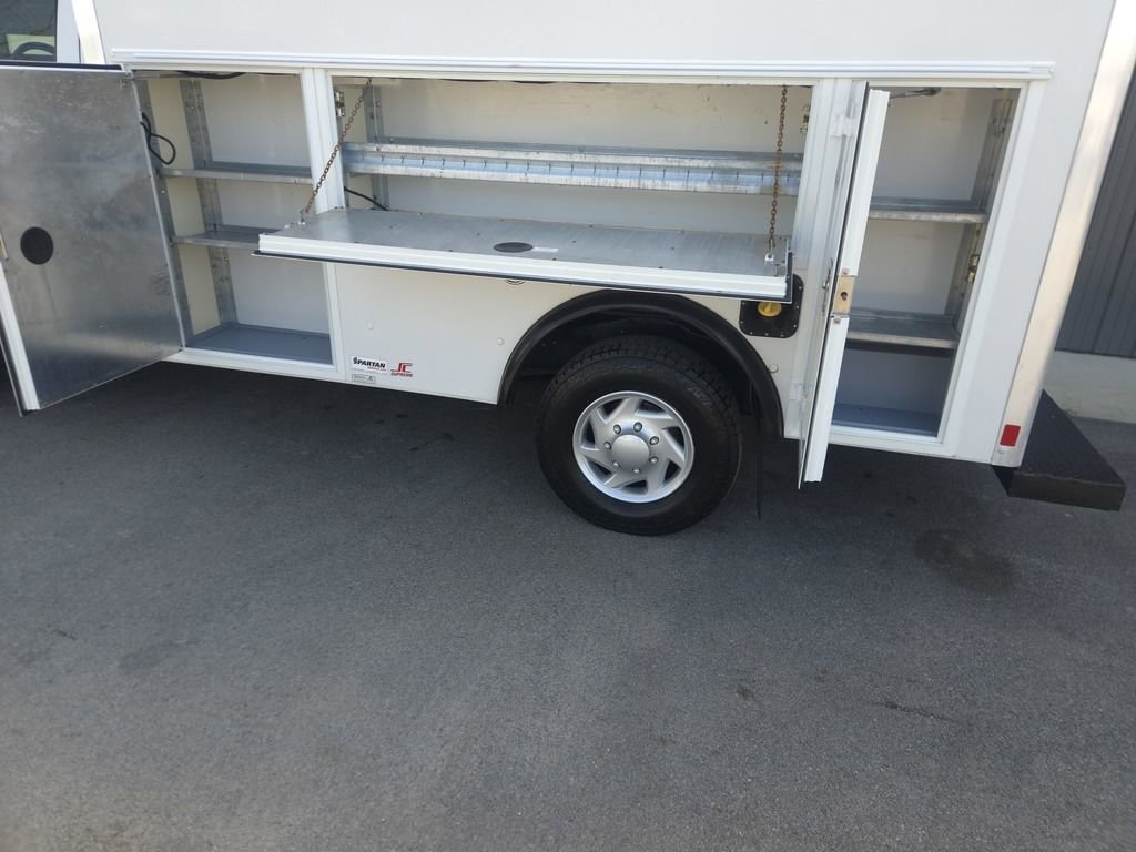 Used 2015 Ford E-350 and Econoline 350 Super Duty RWD image 4
