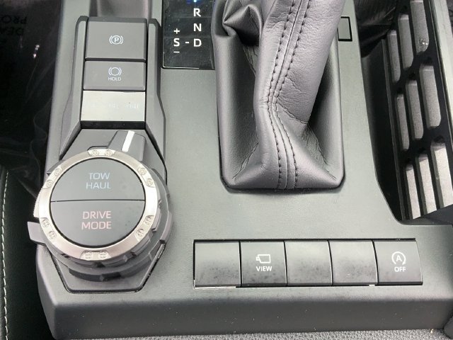 Used 2025 Toyota 4Runner Limited AWD/4WD image 31