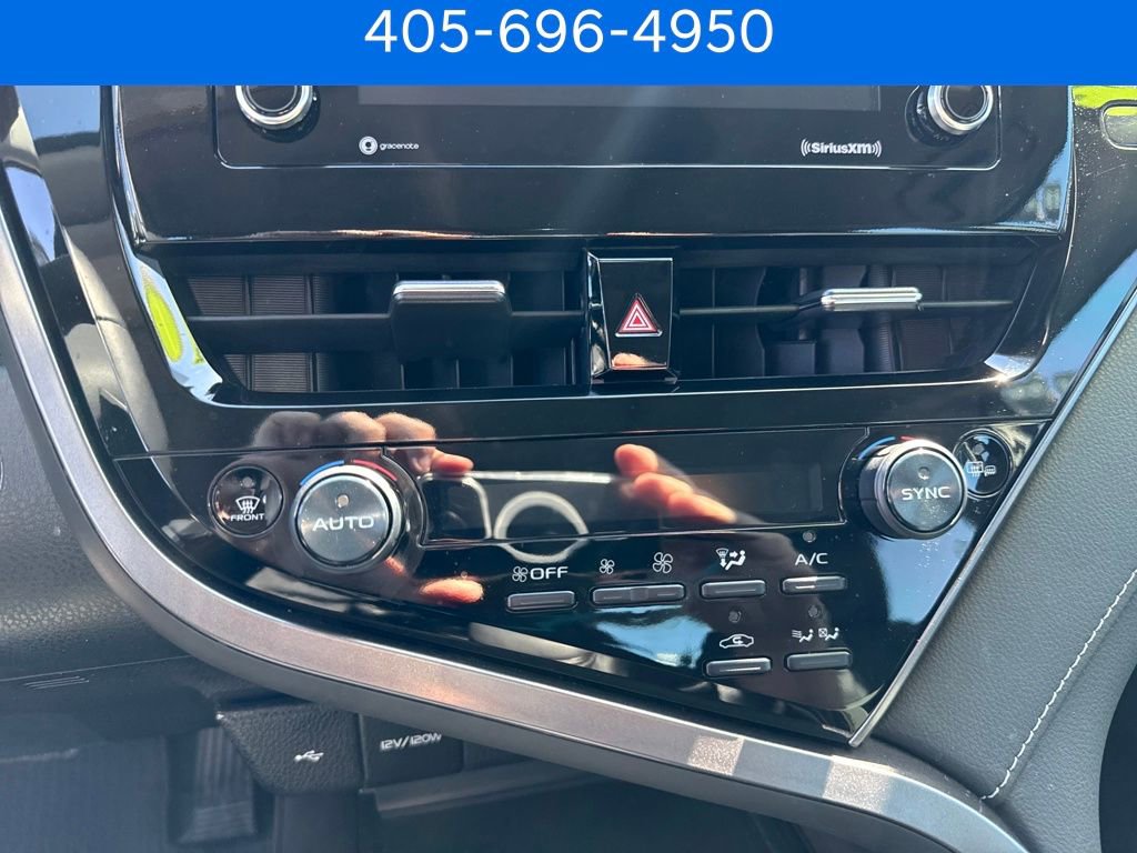 Used 2022 Toyota Camry SE image 23