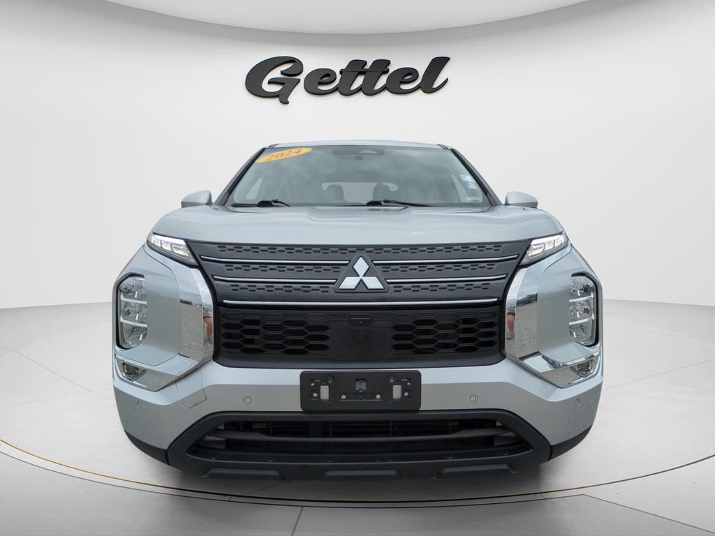 Used 2024 Mitsubishi Outlander SE FWD video 2