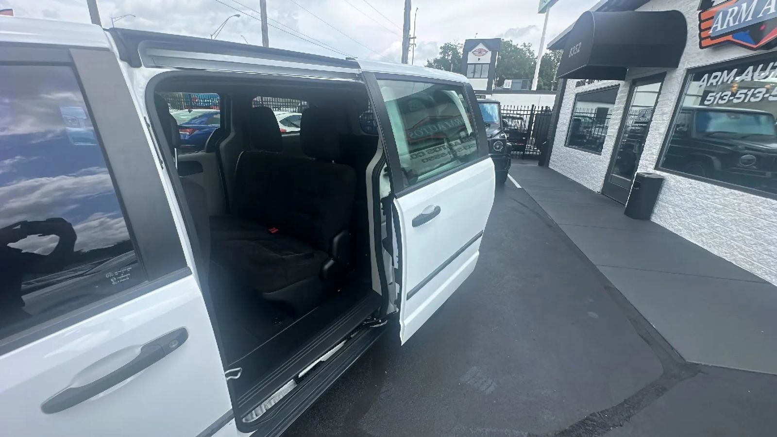 Used 2014 Dodge Grand Caravan American Value Package FWD image 14