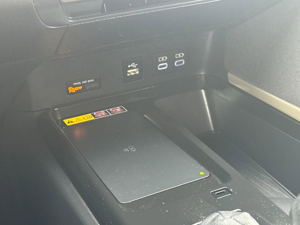 Used 2025 Toyota Camry LE w/ Convenience Package image 23