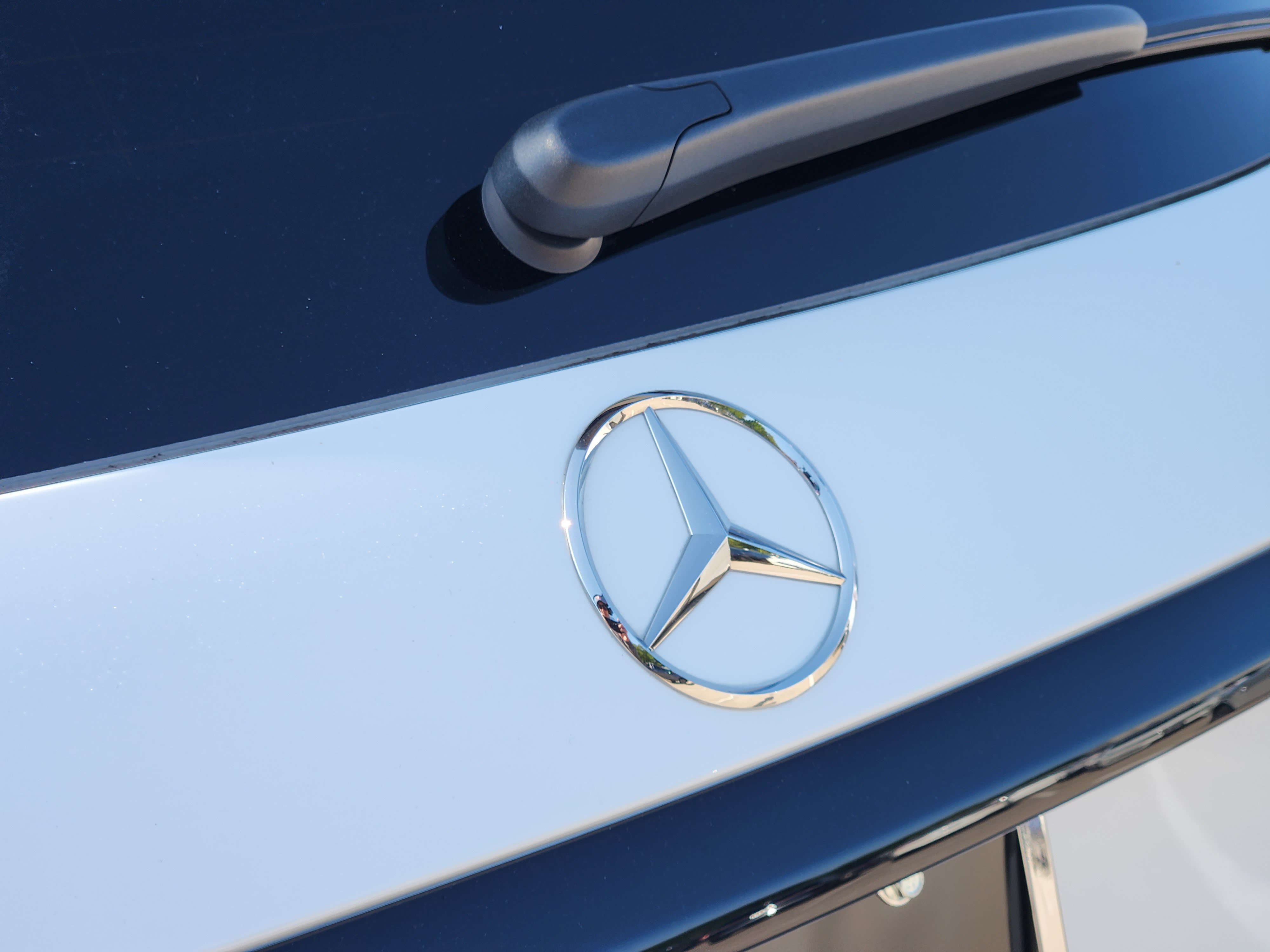 Used 2025 Mercedes-Benz GLC 300 image 35
