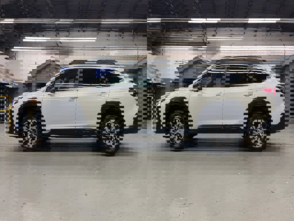 Certified 2025 Subaru Outback Premium w/ Popular Package #1A image 4