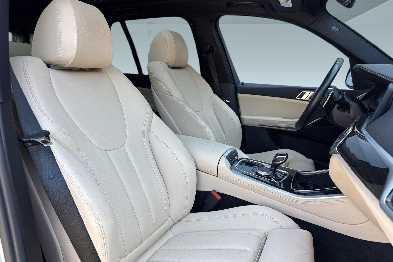 Used 2021 BMW X5 xDrive40i w/ Premium Package 3 AWD/4WD image 28