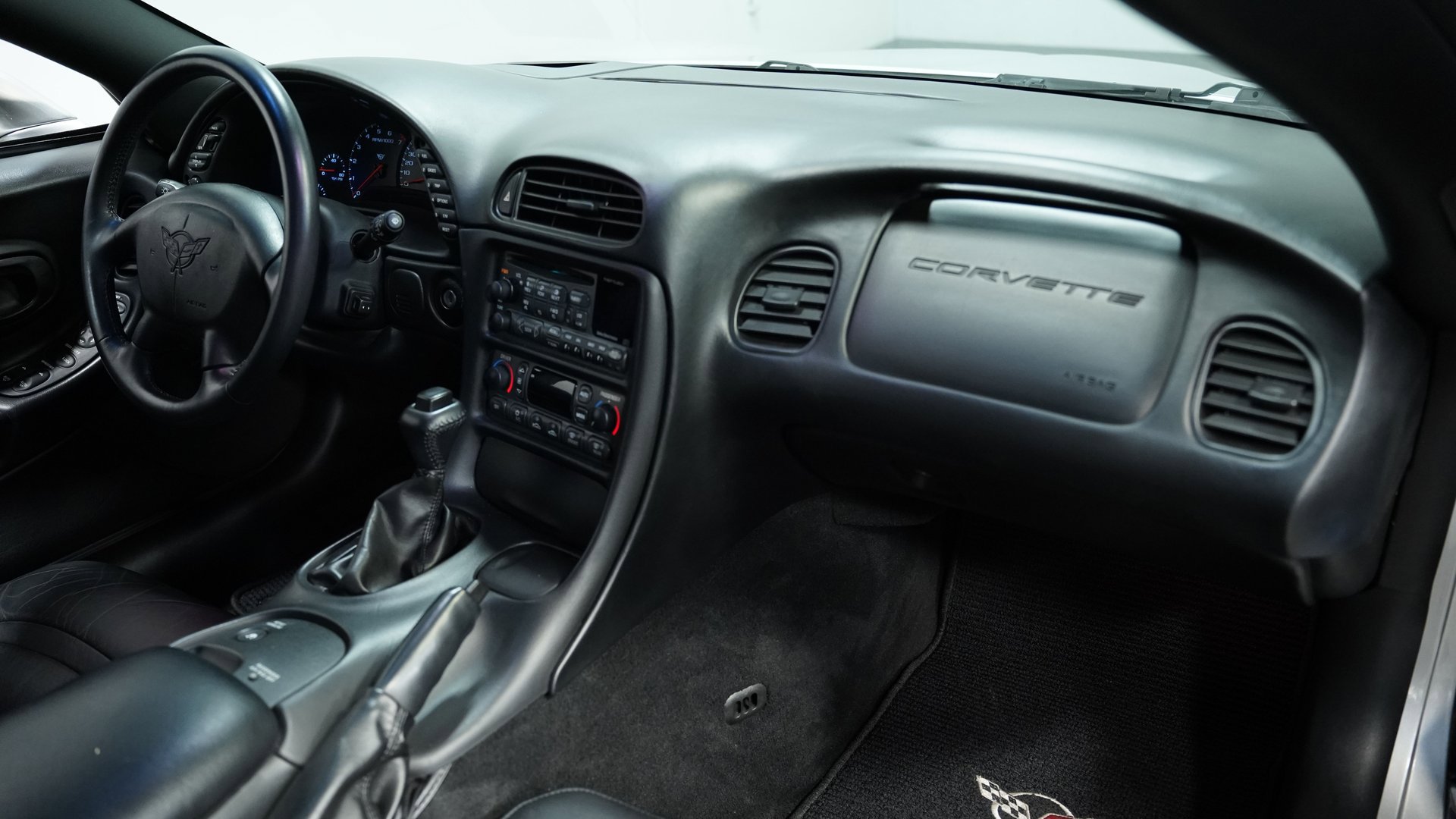 Used 2004 Chevrolet Corvette Coupe w/ Preferred Equipment Group image 37