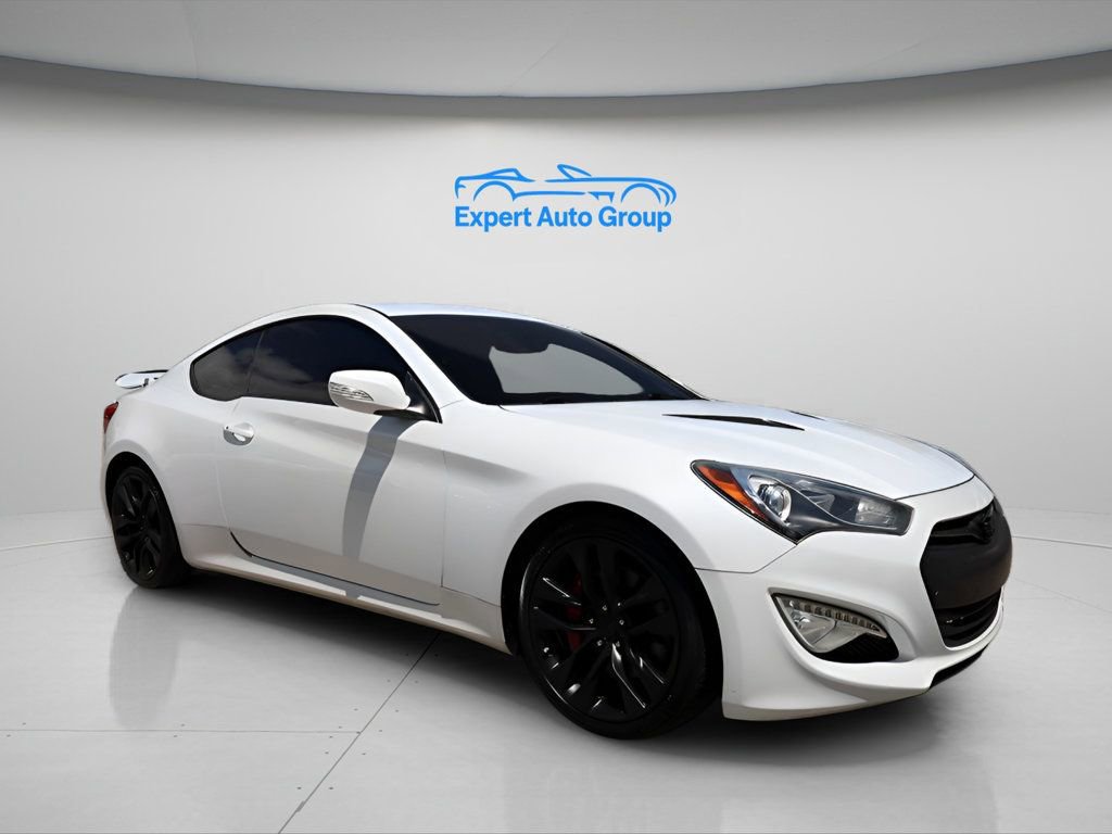 Used 2015 Hyundai Genesis 3.8 RWD image 5