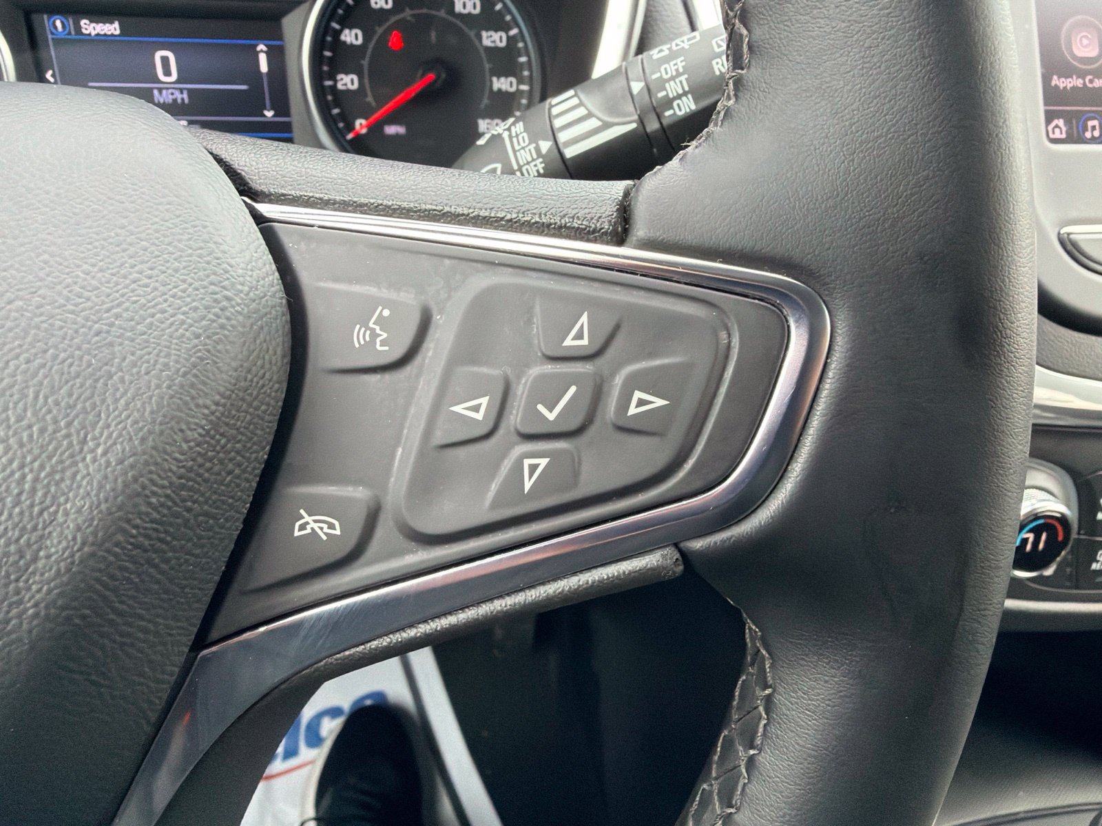 Used 2024 Chevrolet Equinox LT w/ LPO, Floor Liner Package FWD image 17