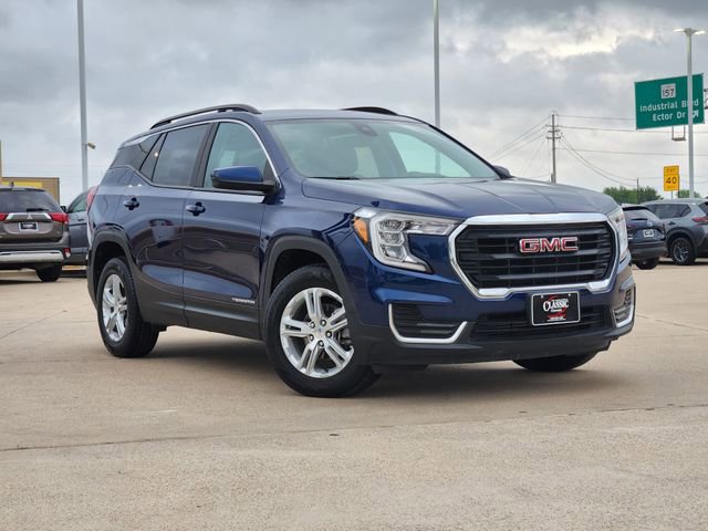 Used 2022 GMC Terrain SLE w/ Driver Convenience Package AWD/4WD image 2