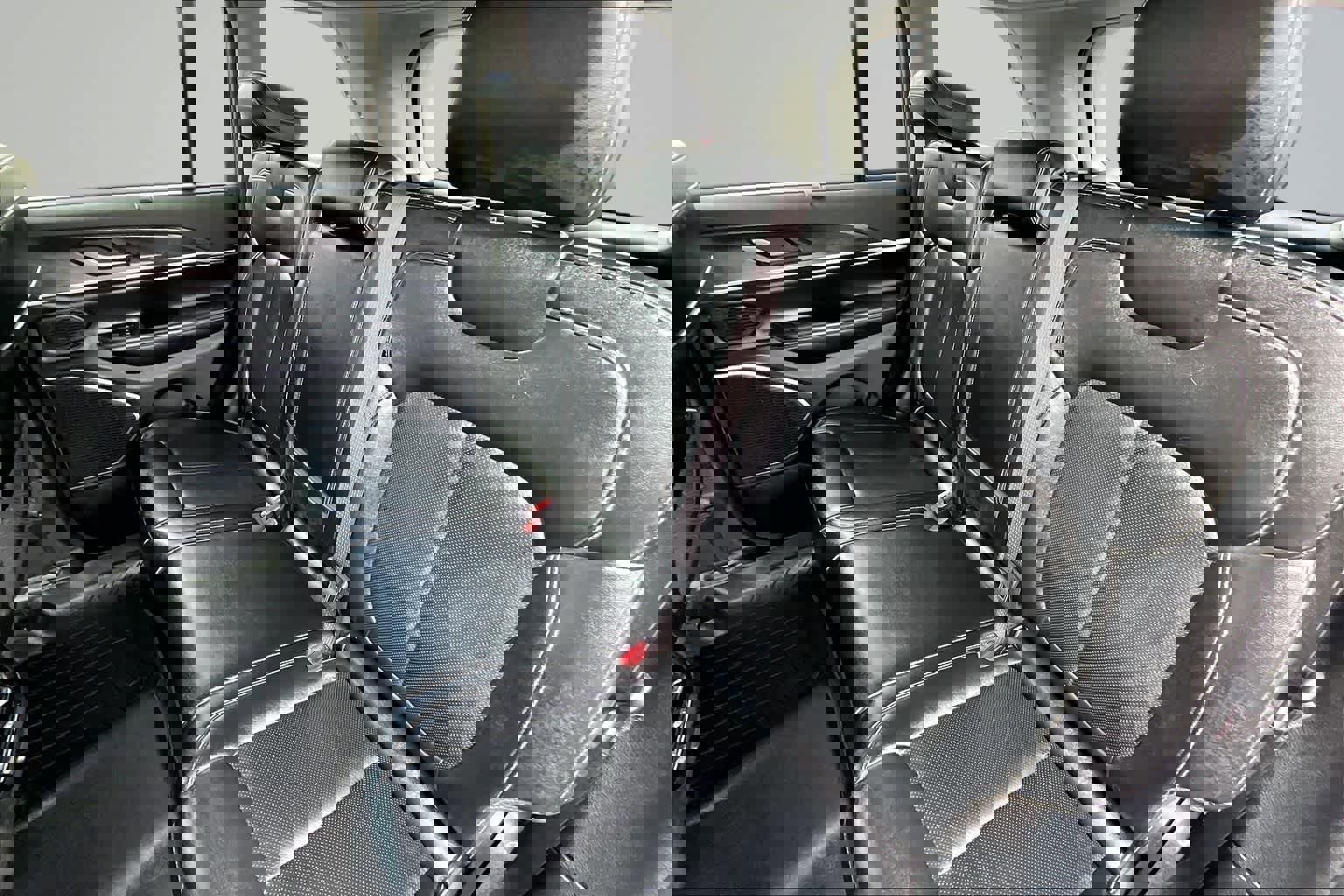 Used 2023 Jeep Grand Cherokee 4WD 4xe w/ Luxury Tech Group II image 13