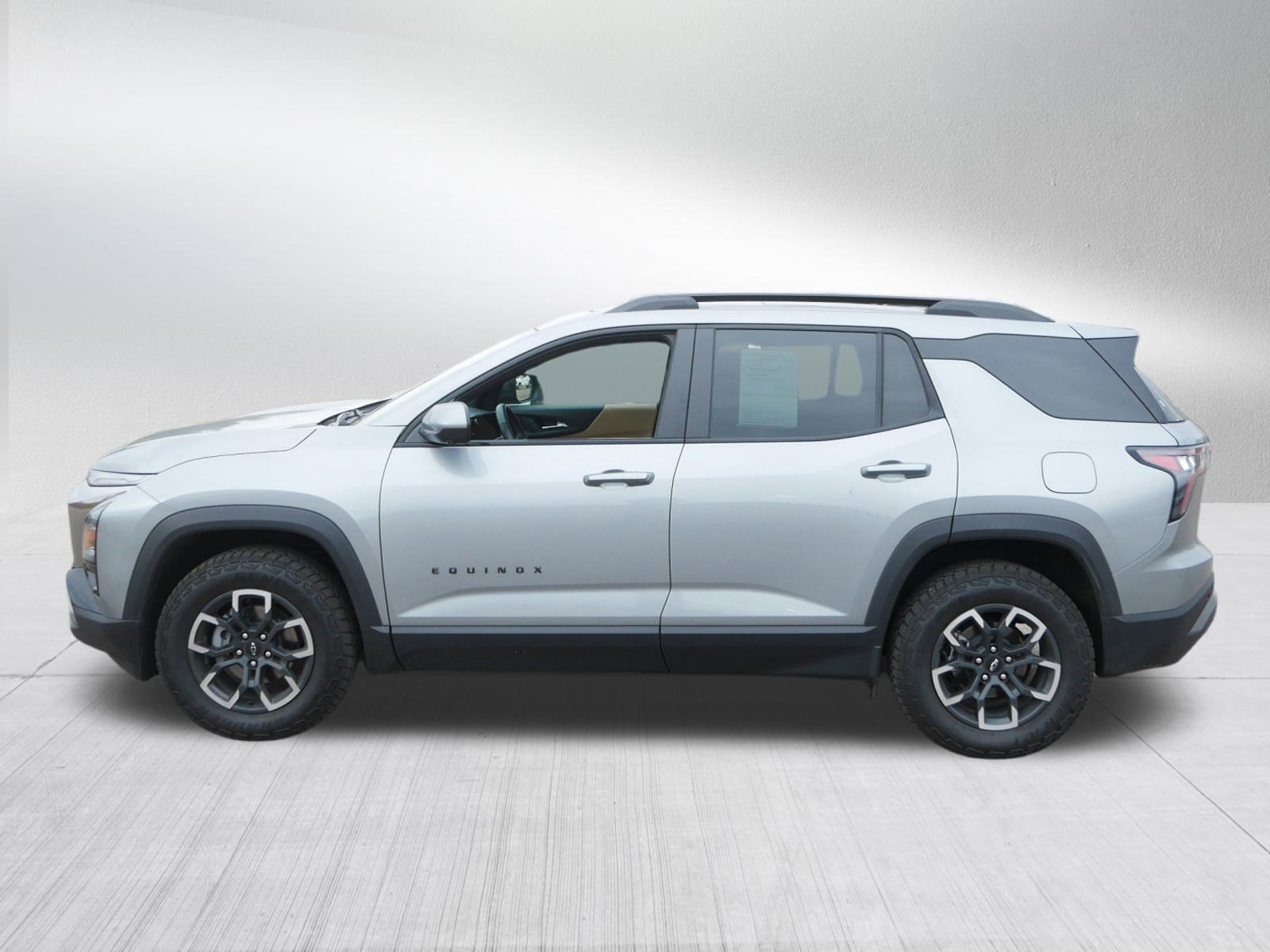 Used 2025 Chevrolet Equinox ACTIV w/ Safety and Technology Package image 4