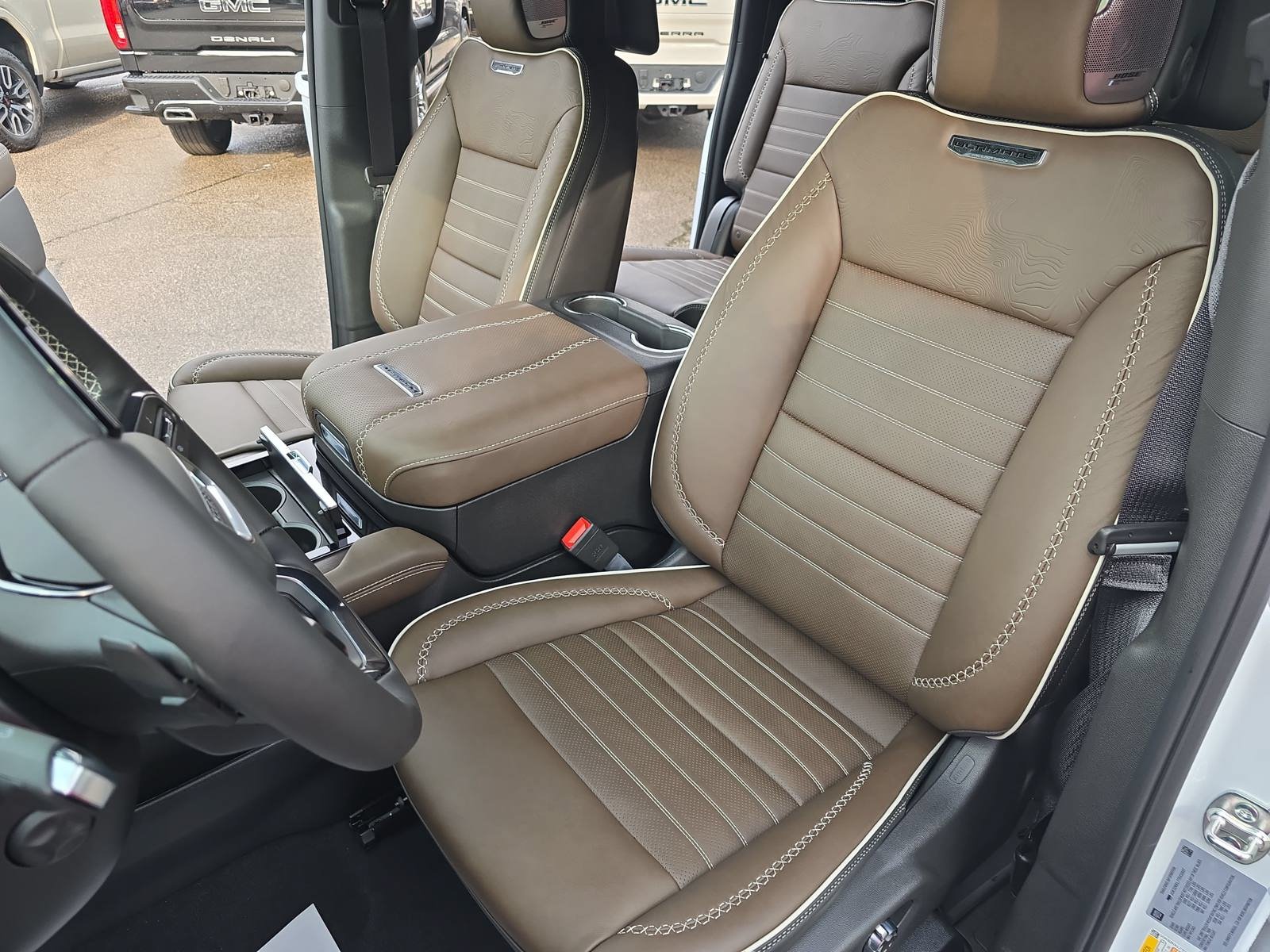 New 2026 GMC Yukon XL Denali Ultimate w/ LPO, Floor Liner Package AWD/4WD image 16