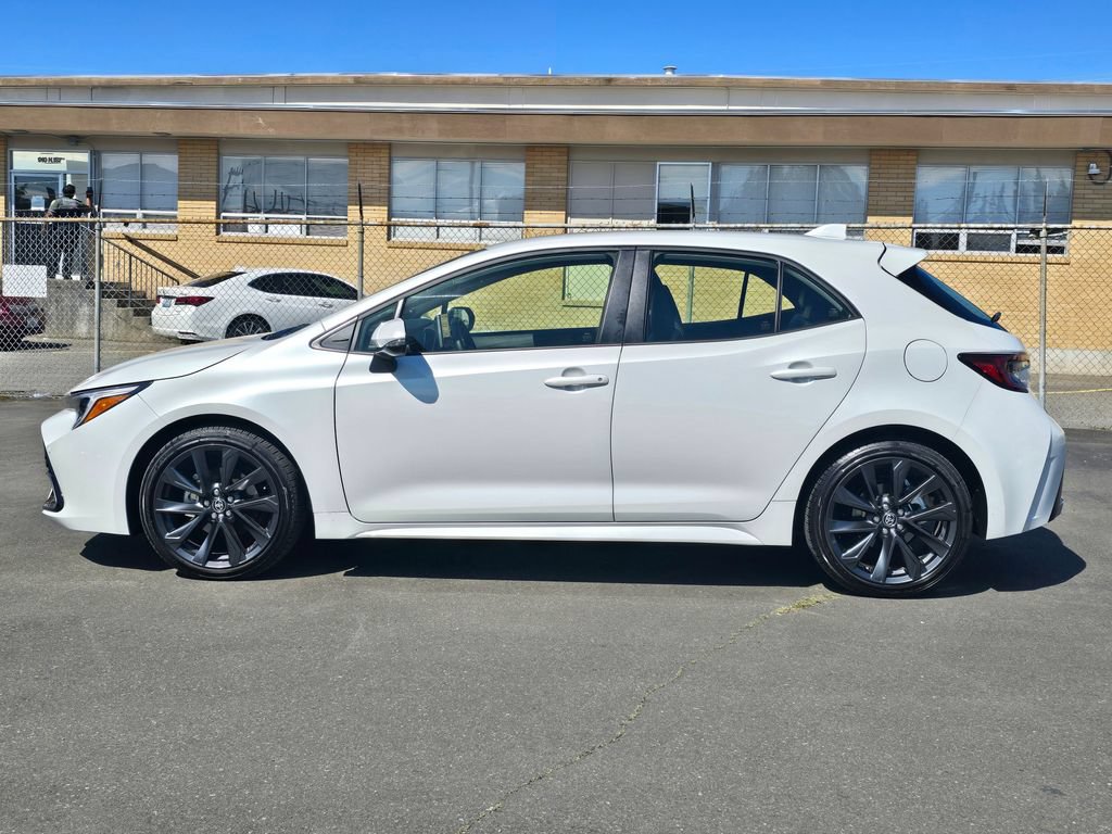 Used 2025 Toyota Corolla XSE FWD image 4