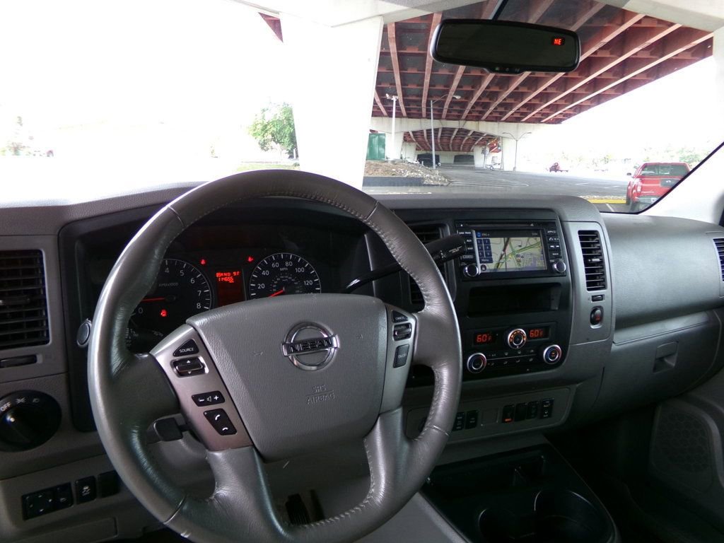 Used 2018 Nissan NV 3500 SL RWD image 9