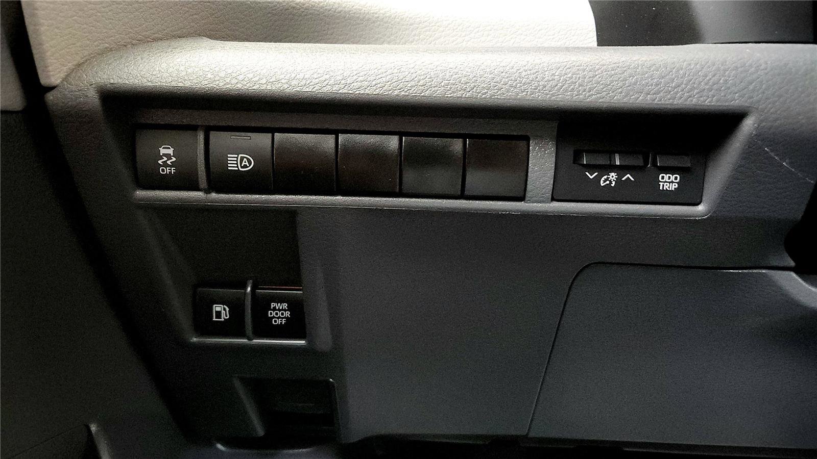 Certified 2024 Toyota Sienna LE image 36