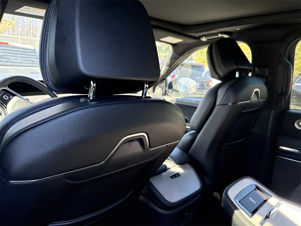 Used 2025 Lincoln Navigator L Reserve w/ Jet Appearance Package image 14