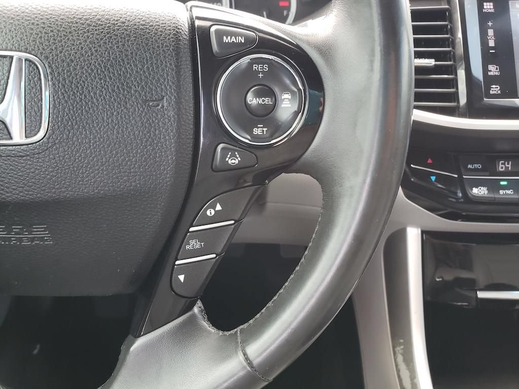 Used 2016 Honda Accord Touring image 12