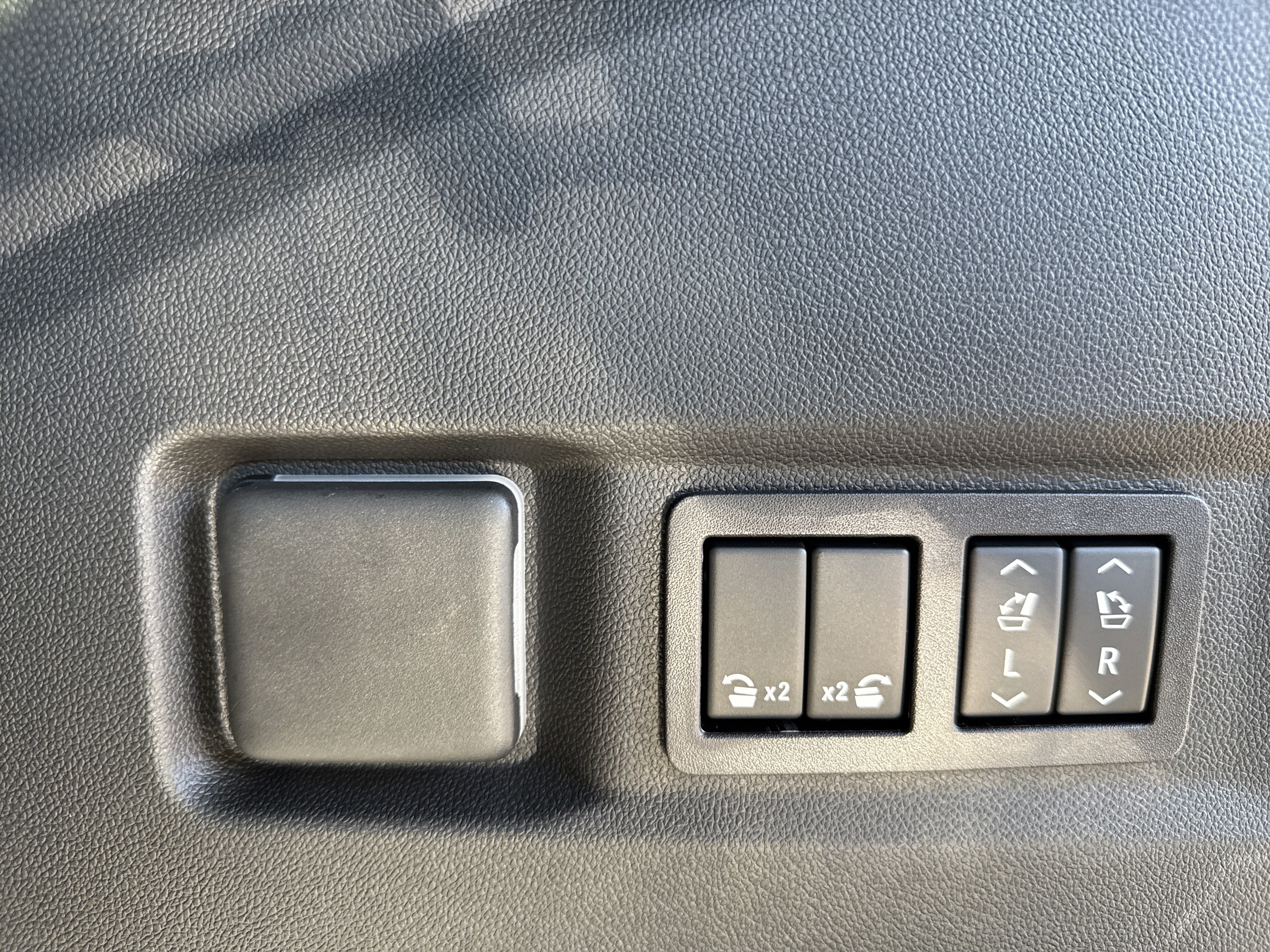 New 2026 GMC Yukon AT4 Ultimate image 38