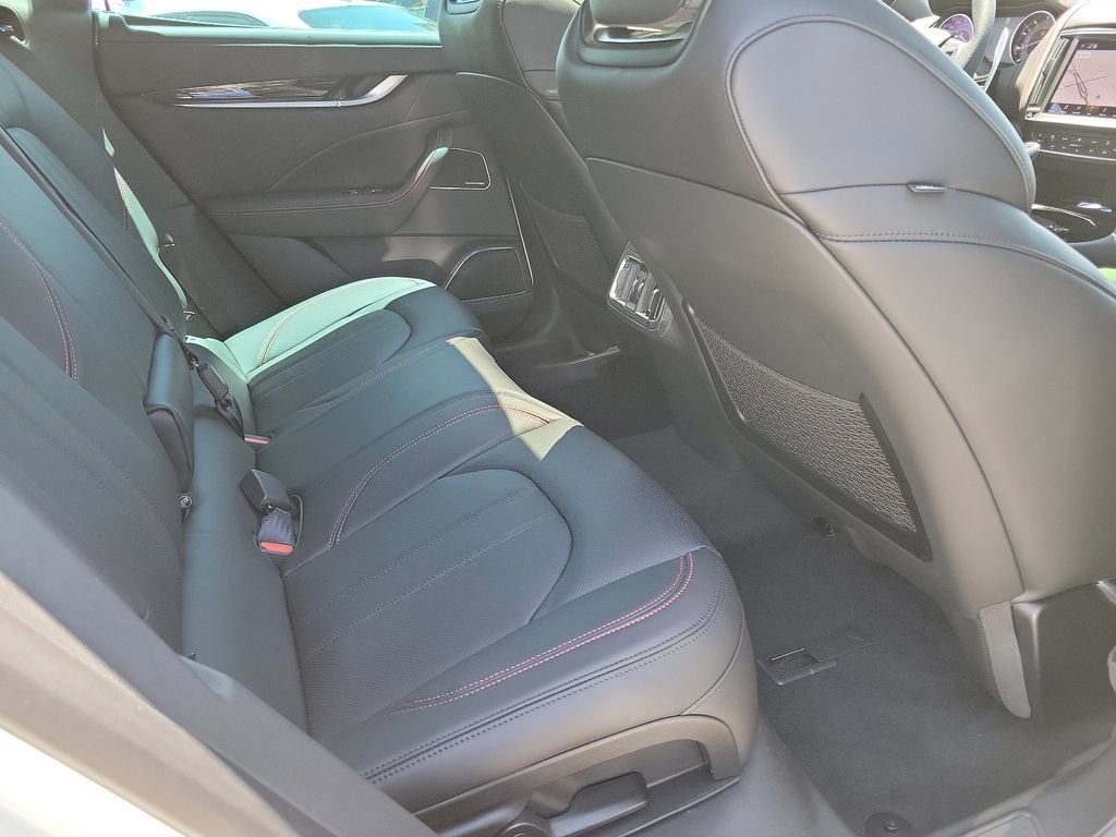 Used 2024 Maserati Levante GT Ultima image 15