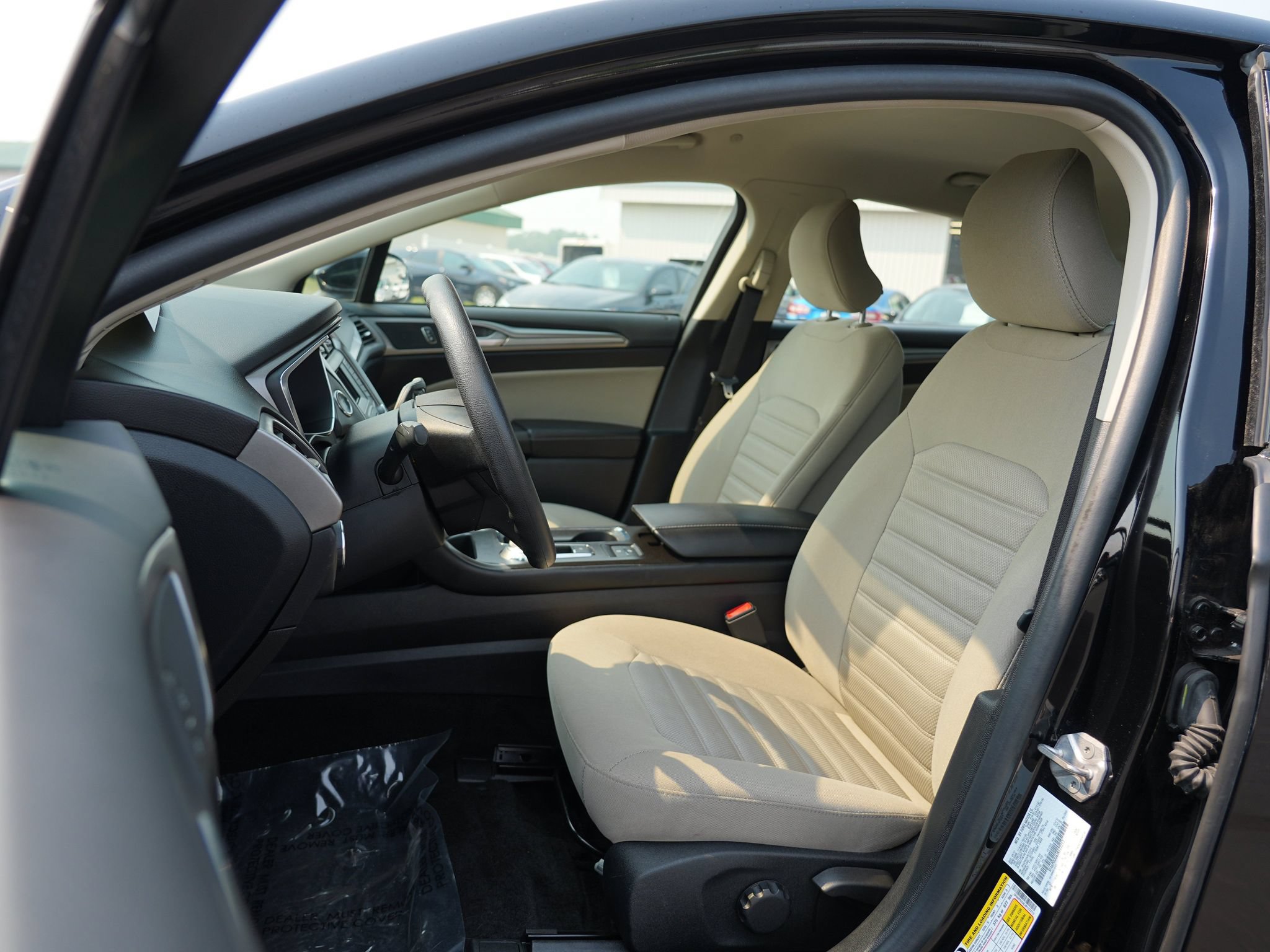 Used 2018 Ford Fusion S FWD image 13