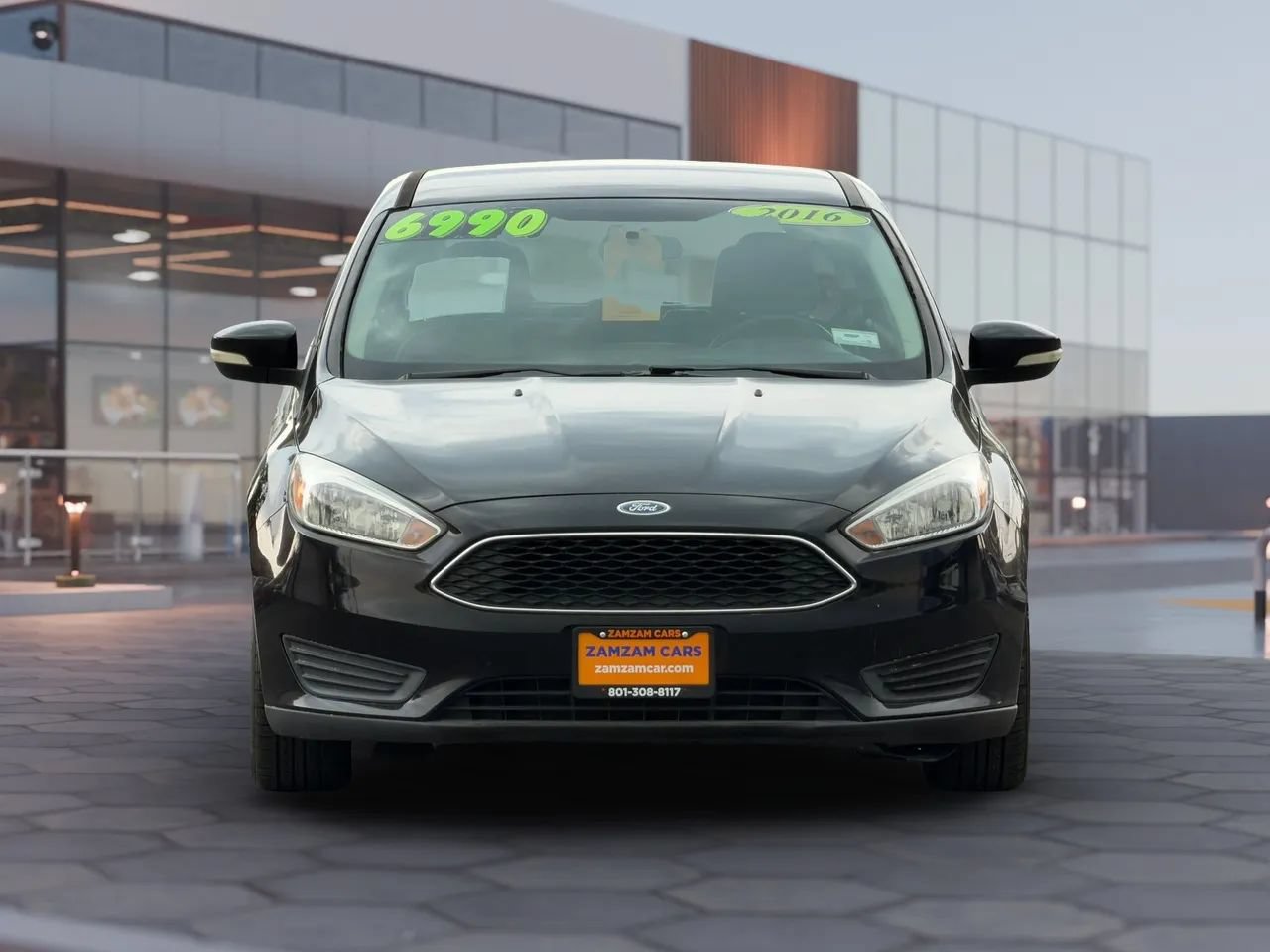Used 2016 Ford Focus SE w/ SE Cold Weather Package FWD image 3