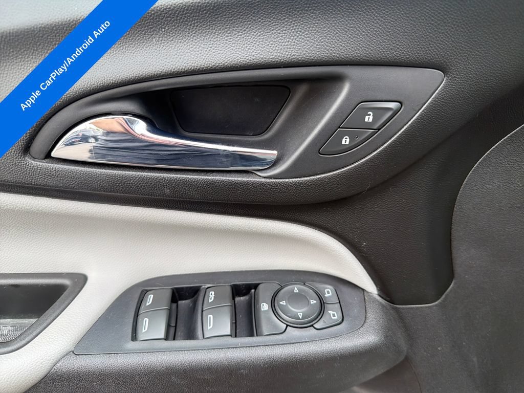 Used 2020 Chevrolet Equinox LS w/ LPO, Floor Liner Package FWD image 11