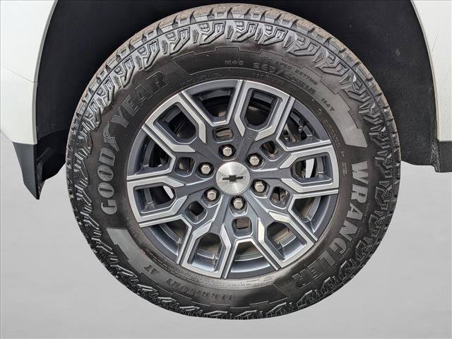 Used 2025 Chevrolet Colorado Z71 AWD/4WD image 22