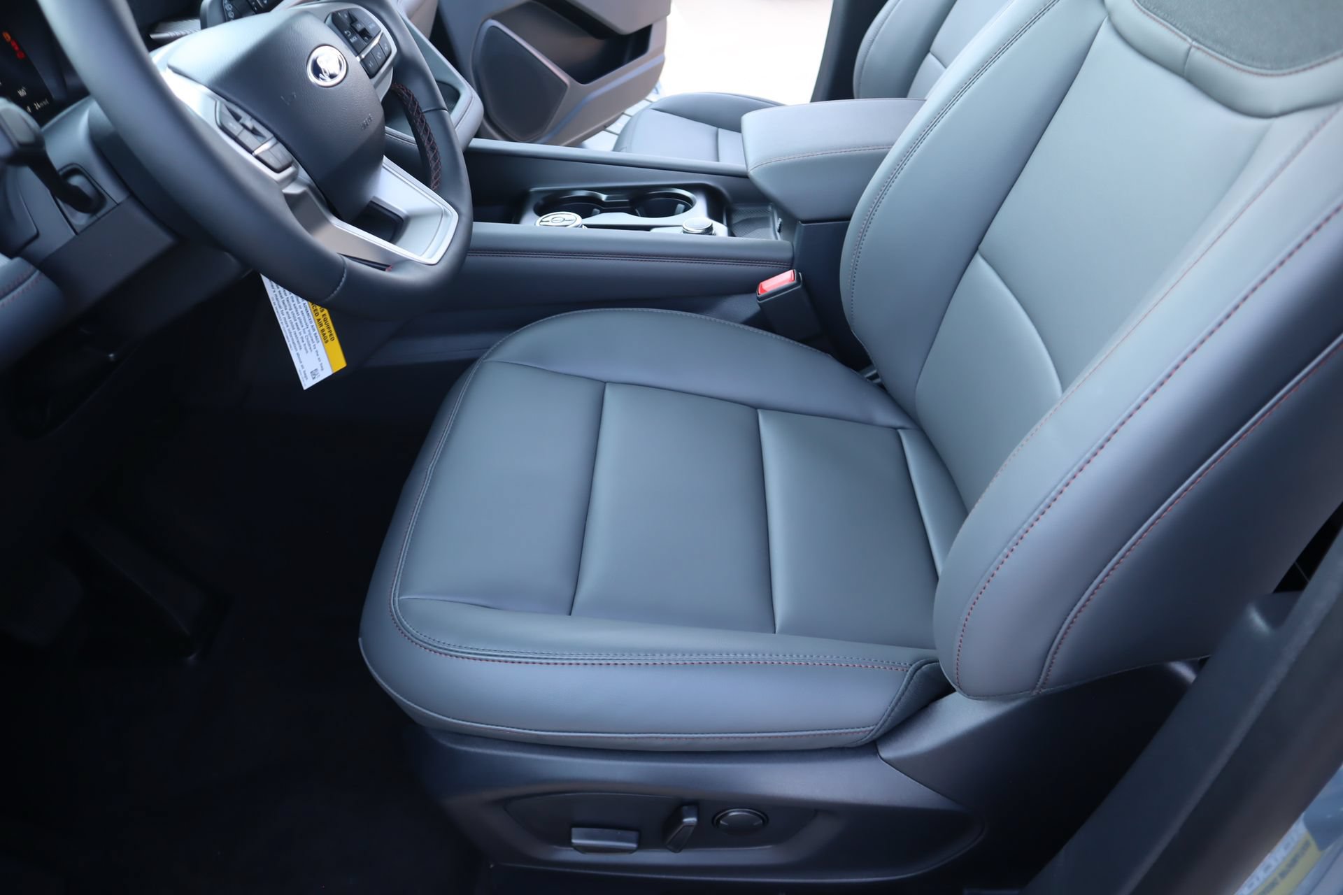 New 2026 Ford Explorer Active w/ Active Comfort Package RWD image 12