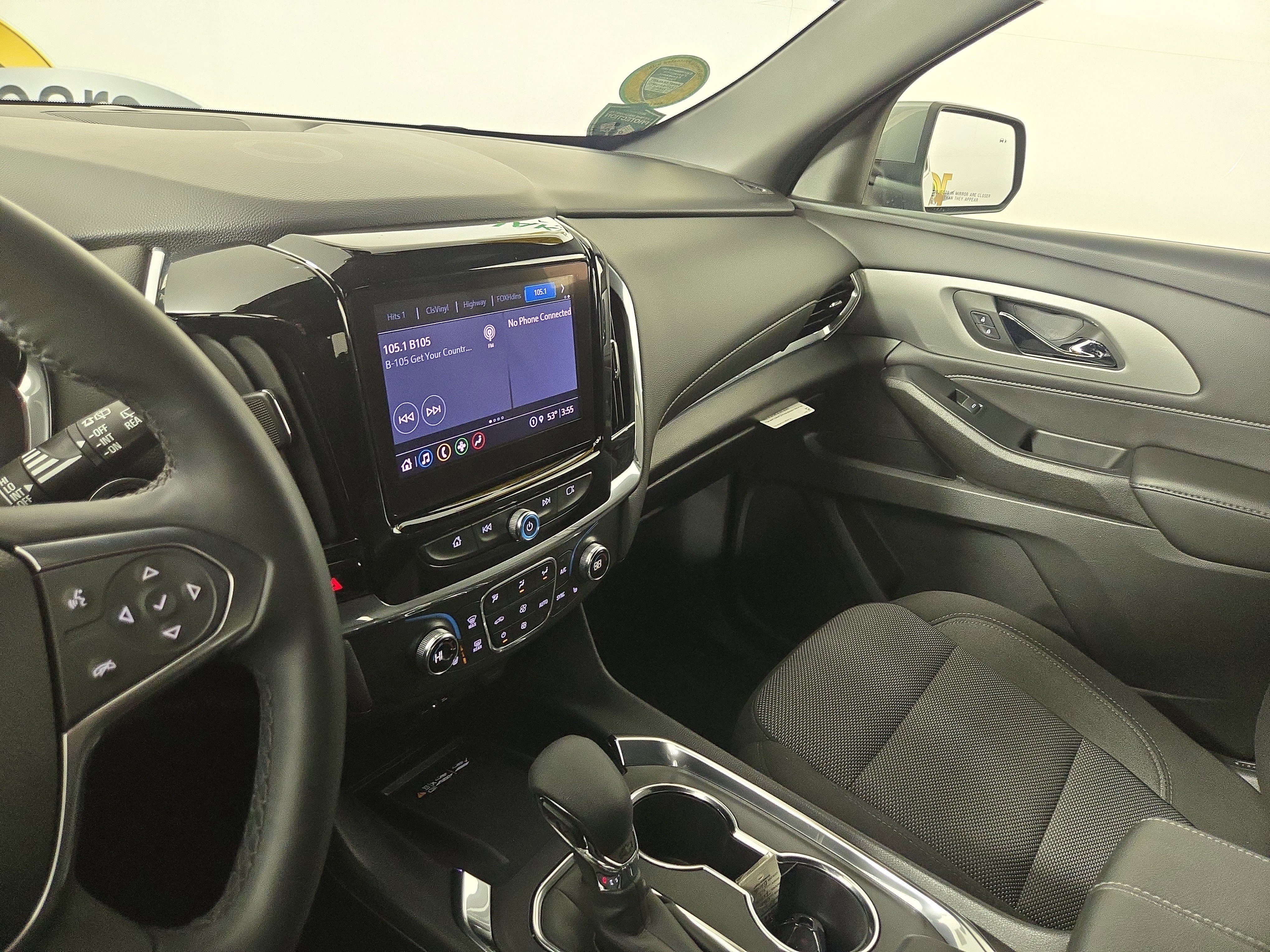 Certified 2023 Chevrolet Traverse LT w/ Rear Camera Mirror Package image 25