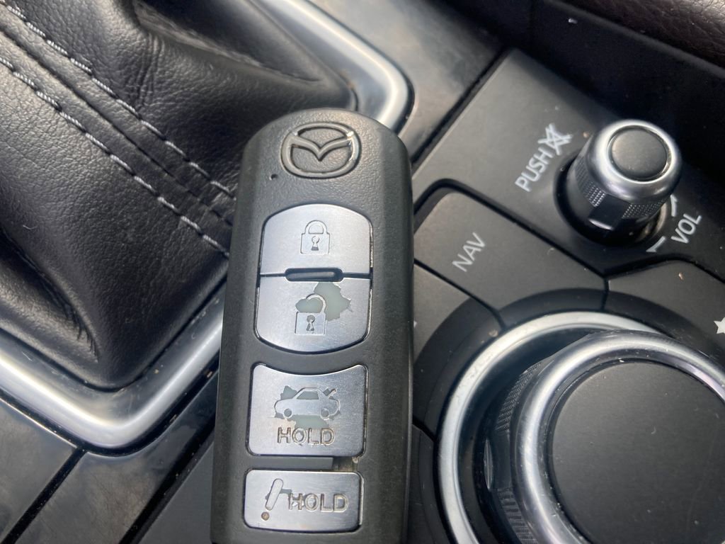 Used 2018 MAZDA MAZDA3 Touring image 38