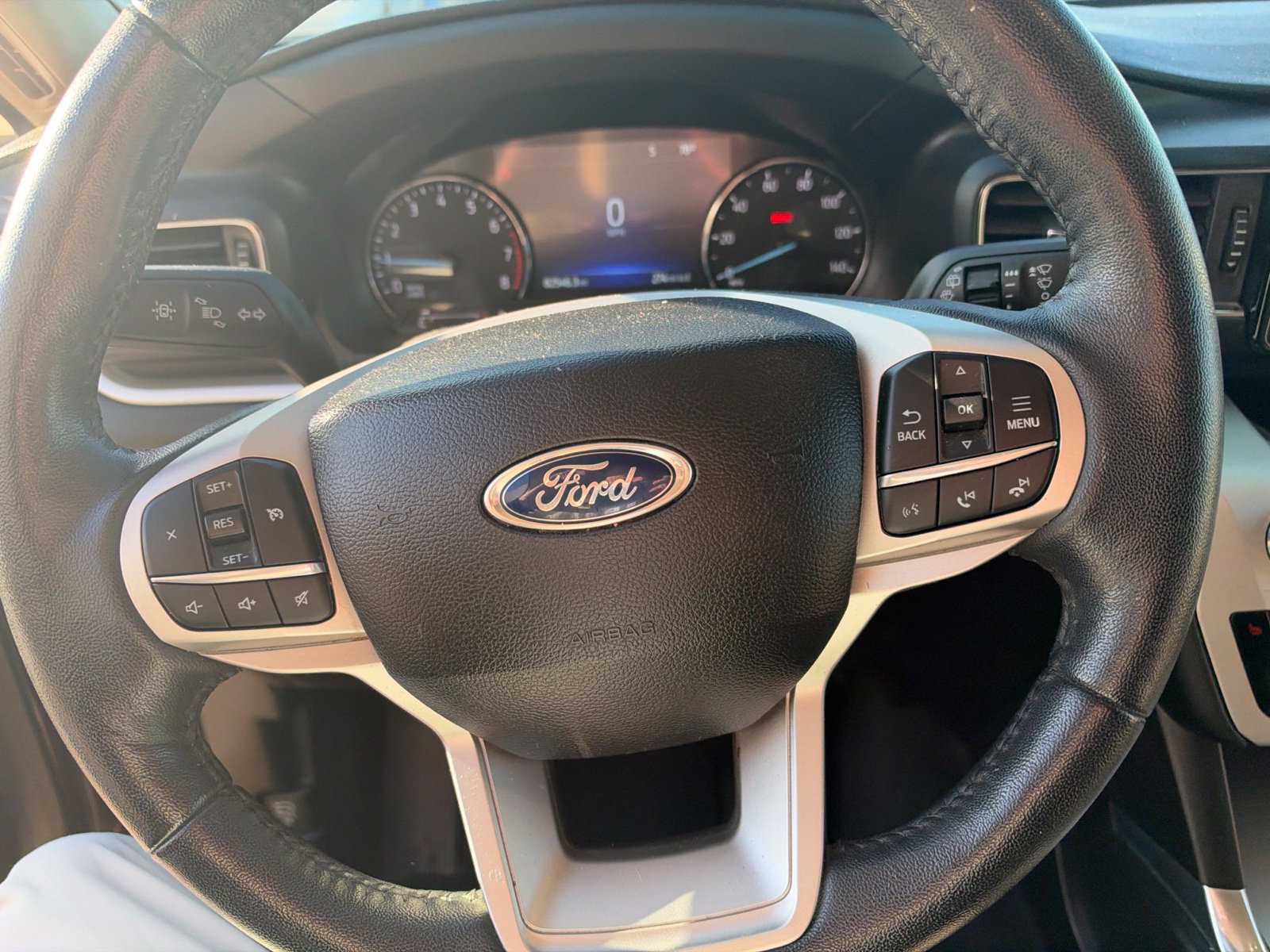 Used 2022 Ford Explorer XLT w/ Equipment Group 202A AWD/4WD image 13