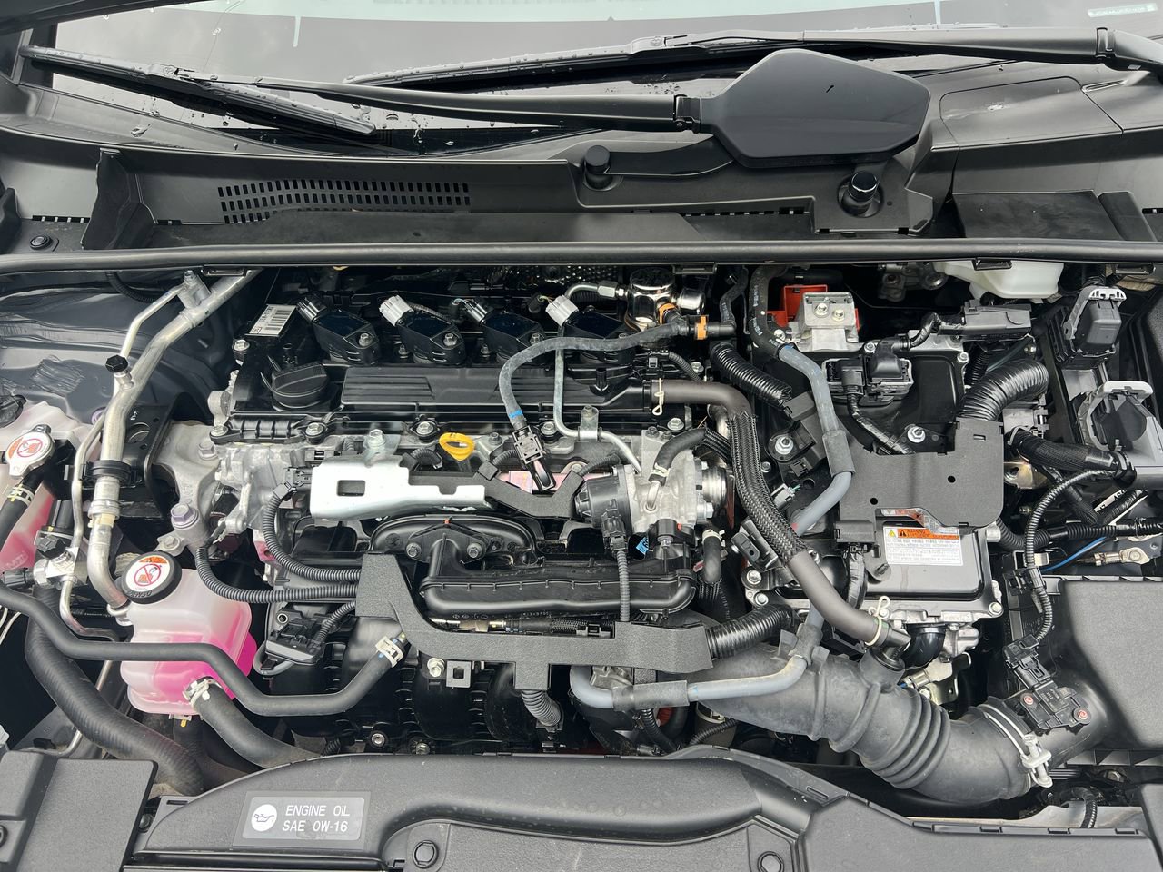 Used 2024 Toyota Prius XLE FWD image 35