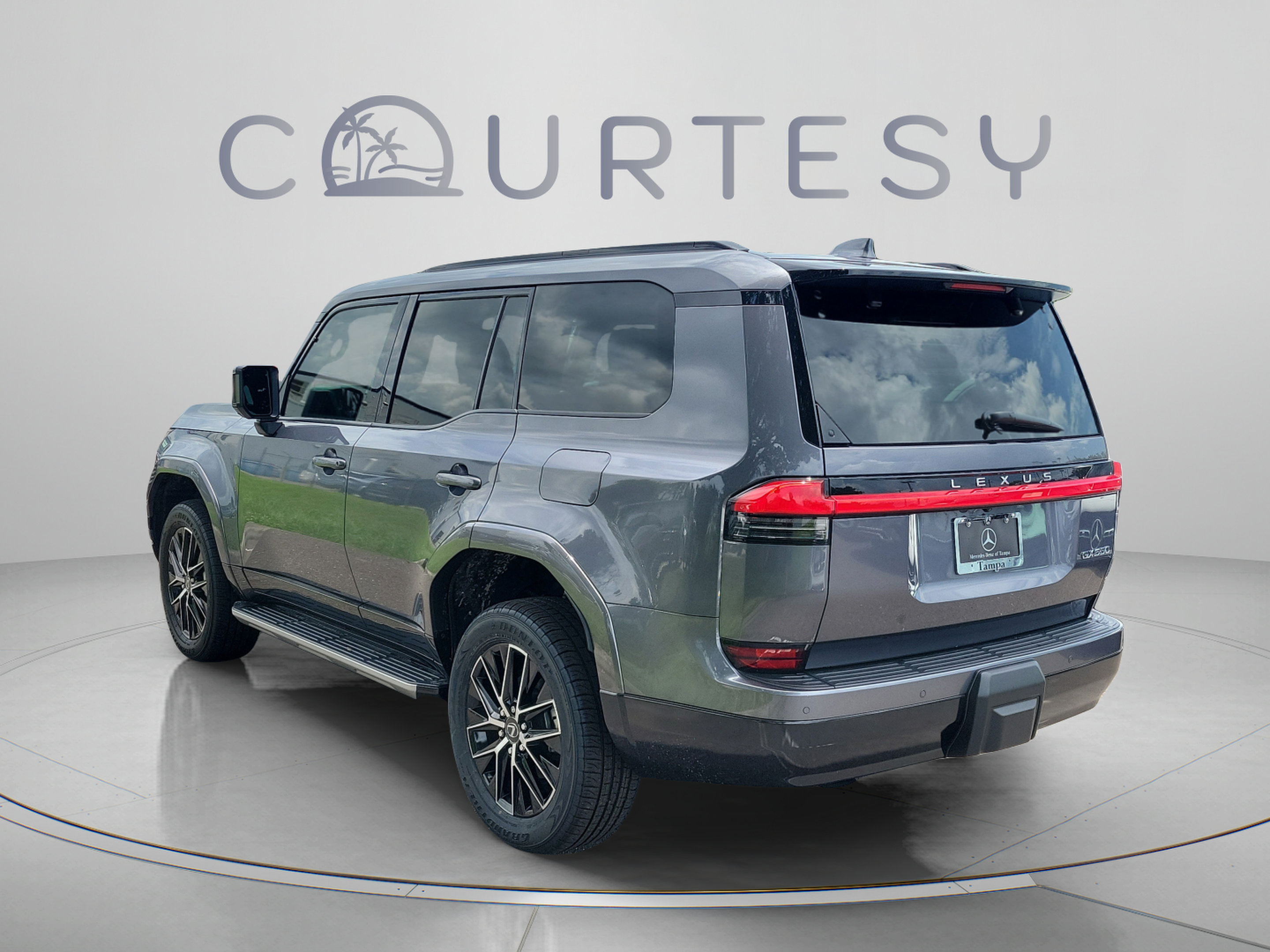 Used 2024 Lexus GX 550 w/ Accessory Package (Z1) AWD/4WD image 2
